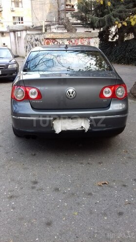 Volkswagen Passat 2005, 235,000 km - 2.0 l - Bakı