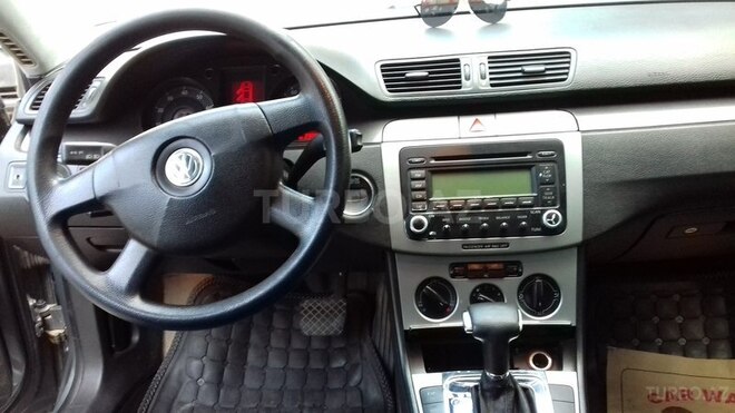 Volkswagen Passat 2005, 235,000 km - 2.0 l - Bakı