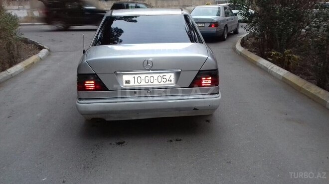 Mercedes E 220 1995, 1 km - 0.1 l - Bakı