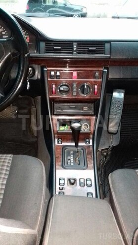 Mercedes E 220 1995, 1 km - 0.1 l - Bakı