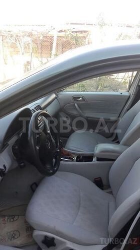 Mercedes C 220 2001, 234,000 km - 2.0 l - Sumqayıt