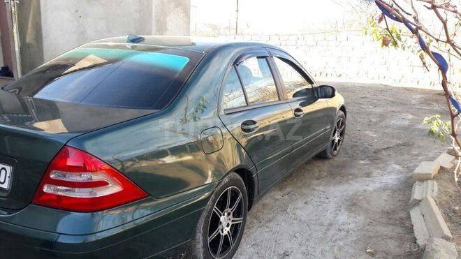 Mercedes C 220 2001, 234,000 km - 2.0 l - Sumqayıt