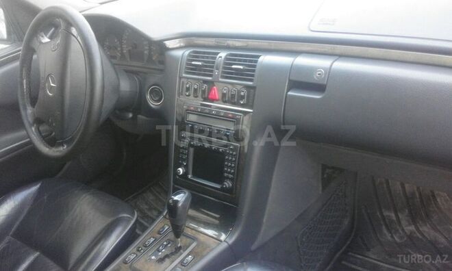Mercedes E 270 2001, 550,000 km - 2.7 l - Füzuli