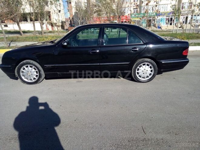 Mercedes E 260 2000, 317,000 km - 2.6 l - Bakı