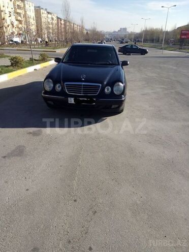 Mercedes E 260 2000, 317,000 km - 2.6 l - Bakı