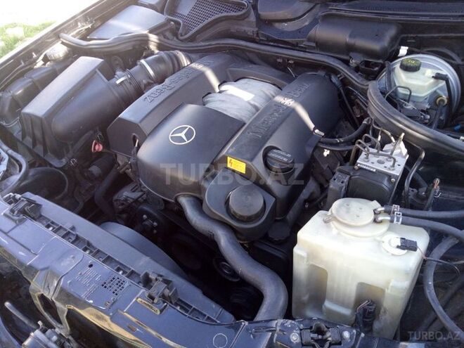 Mercedes E 260 2000, 317,000 km - 2.6 l - Bakı