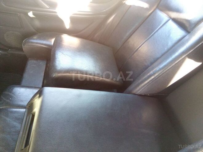 Mercedes E 260 2000, 317,000 km - 2.6 l - Bakı