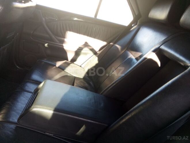 Mercedes E 260 2000, 317,000 km - 2.6 l - Bakı