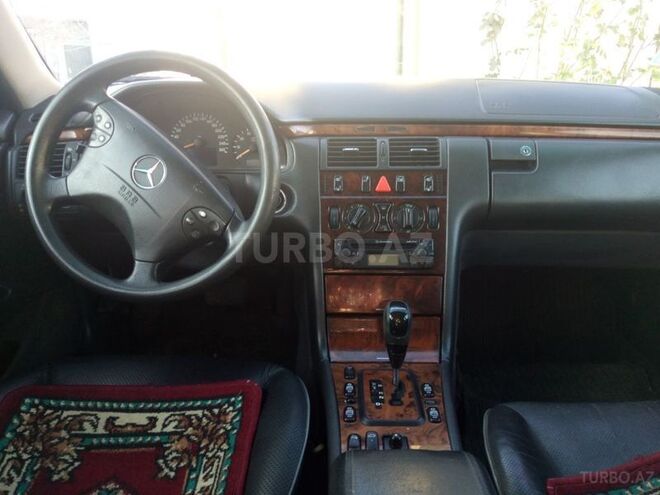 Mercedes E 260 2000, 317,000 km - 2.6 l - Bakı