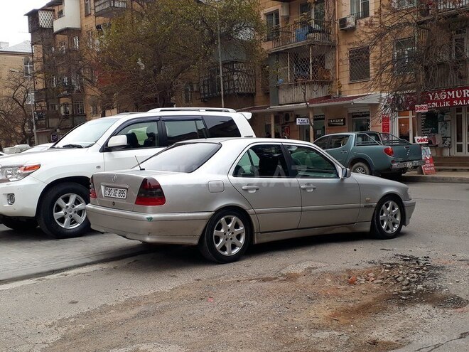 Mercedes C 180 1999, 300,000 km - 1.8 l - Bakı