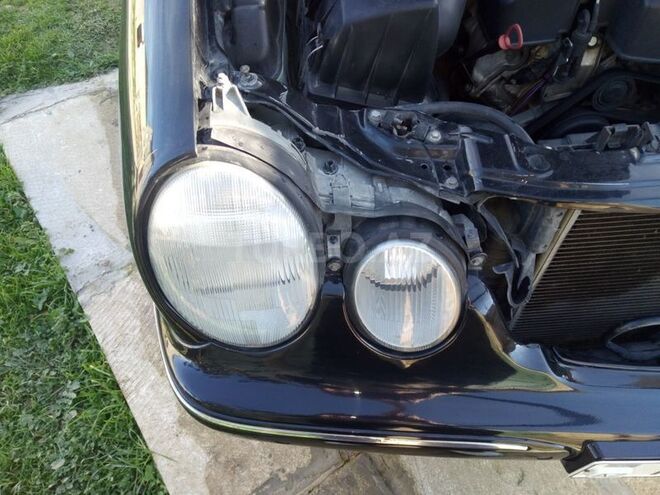 Mercedes E 240 2000, 317,000 km - 2.2 l - Bakı