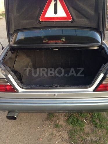 Mercedes E 280 1994, 300,000 km - 2.8 l - Bakı