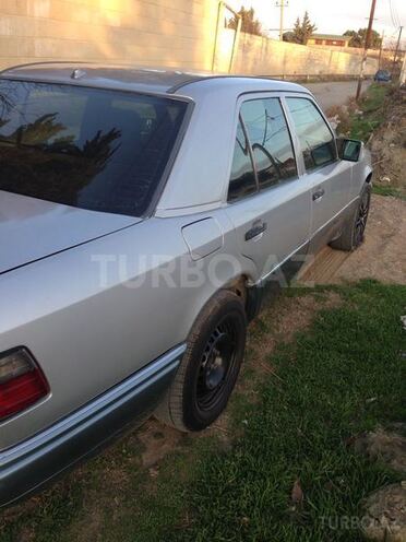 Mercedes E 280 1994, 300,000 km - 2.8 l - Bakı