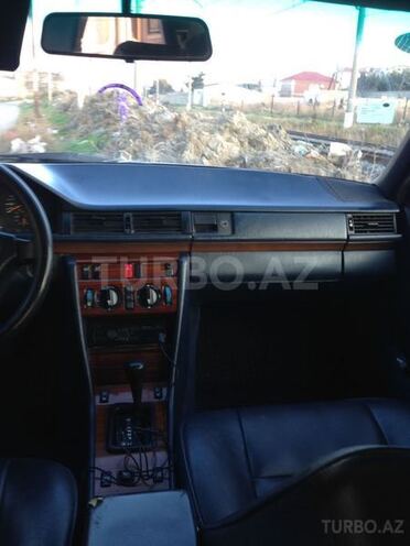 Mercedes E 280 1994, 300,000 km - 2.8 l - Bakı