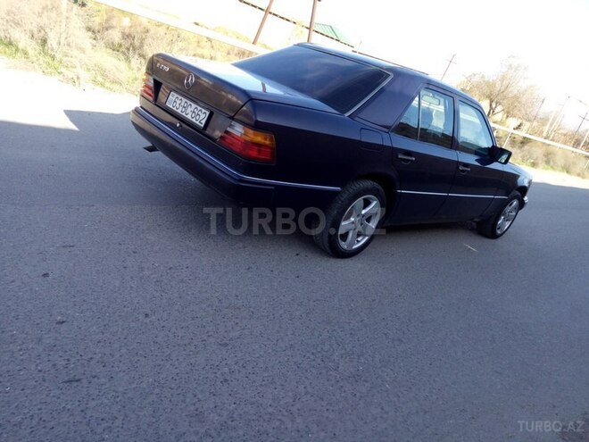 Mercedes E 220 1992, 359,298 km - 2.2 л - Bakı