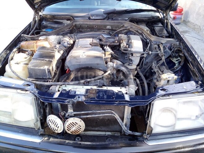 Mercedes E 220 1992, 359,298 km - 2.2 л - Bakı