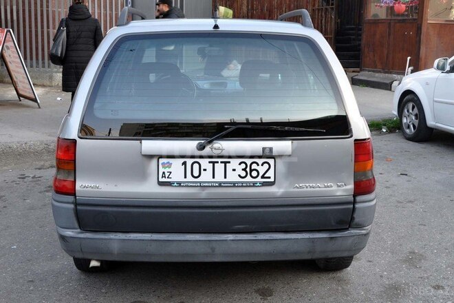 Opel Astra 1996, 275,000 km - 1.6 l - Bakı
