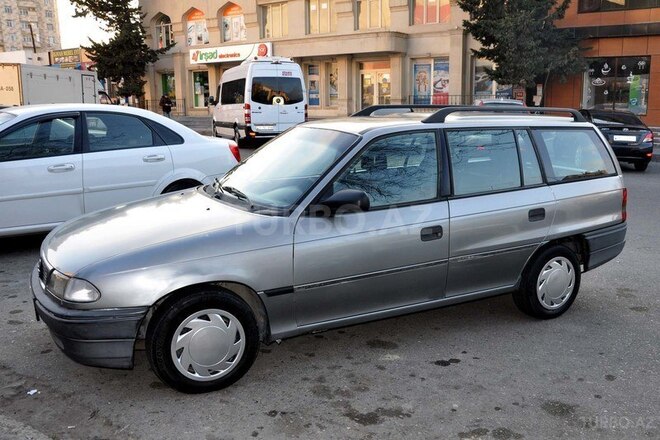 Opel Astra 1996, 275,000 km - 1.6 l - Bakı