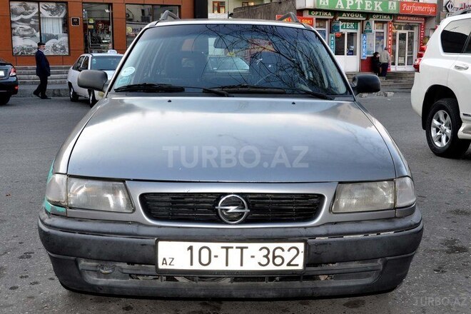 Opel Astra 1996, 275,000 km - 1.6 l - Bakı