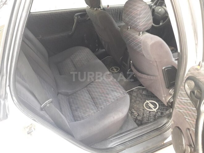 Opel Vectra 1999, 278,000 km - 1.8 l - Bakı