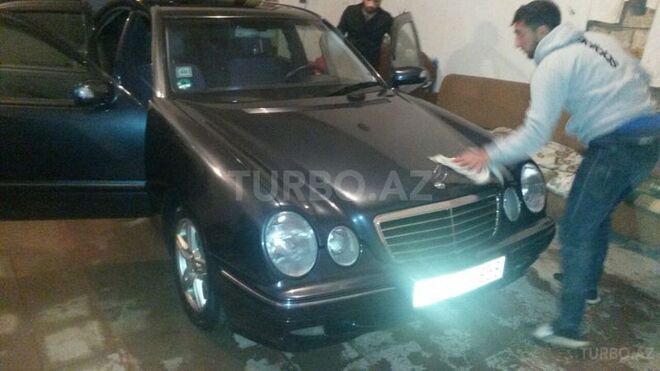 Mercedes E 200 1999, 276,000 km - 2.0 l - Xırdalan