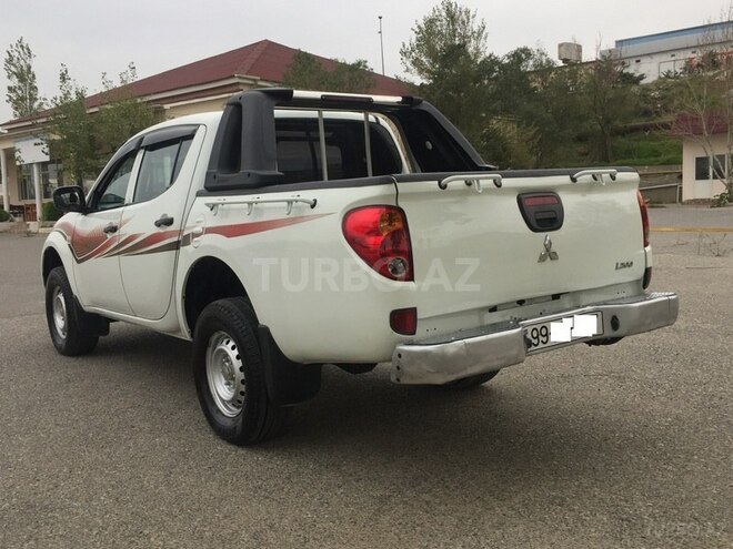 Mitsubishi L200 2011, 168,000 km - 2.5 л - Bakı