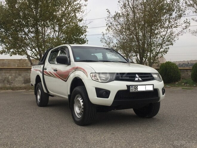 Mitsubishi L200 2011, 168,000 km - 2.5 л - Bakı