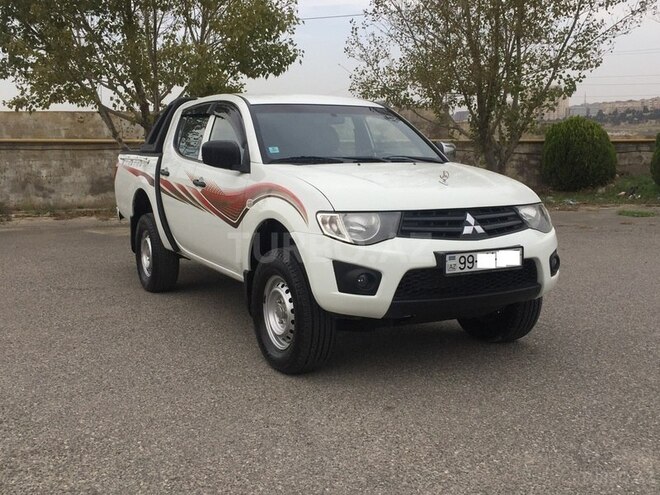 Mitsubishi L200 2011, 168,000 km - 2.5 л - Bakı