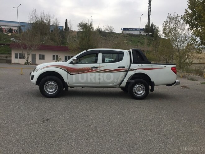 Mitsubishi L200 2011, 168,000 km - 2.5 л - Bakı