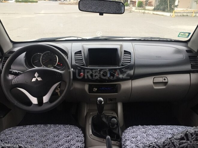 Mitsubishi L200 2011, 168,000 km - 2.5 л - Bakı
