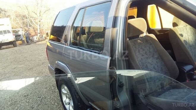 Nissan Pathfinder 2000, 270,000 km - 0.1 l - Yardımlı