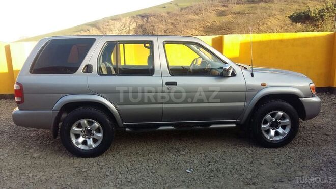 Nissan Pathfinder 2000, 270,000 km - 0.1 l - Yardımlı