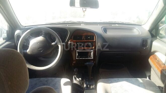 Nissan Pathfinder 2000, 270,000 km - 0.1 l - Yardımlı