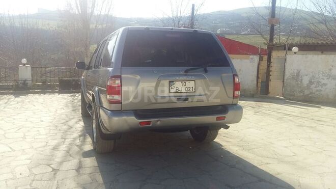 Nissan Pathfinder 2000, 270,000 km - 0.1 l - Yardımlı