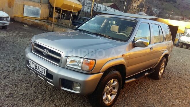 Nissan Pathfinder 2000, 270,000 km - 0.1 l - Yardımlı