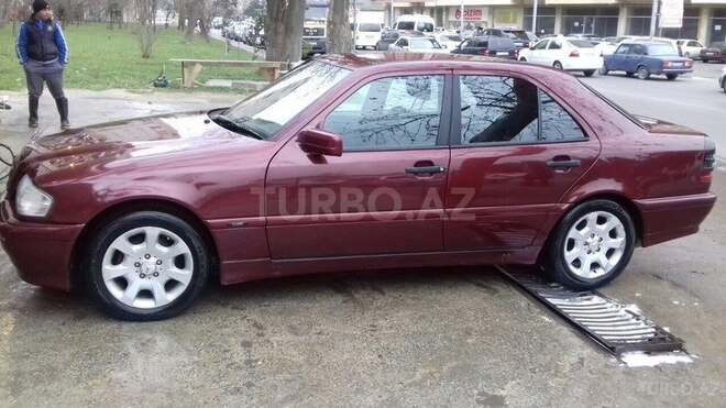 Mercedes C 220 1998, 250,000 km - 2.2 l - Bakı