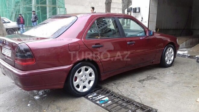 Mercedes C 220 1998, 250,000 km - 2.2 l - Bakı