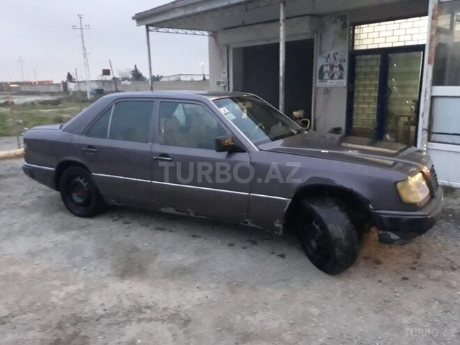 Mercedes E 230 1992, 324,000 km - 2.3 l - Bakı