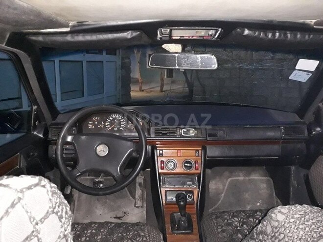 Mercedes E 230 1992, 324,000 km - 2.3 l - Bakı