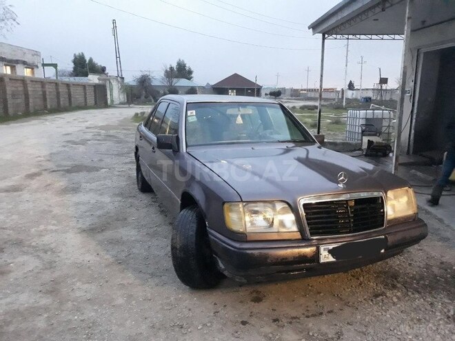 Mercedes E 230 1992, 324,000 km - 2.3 l - Bakı