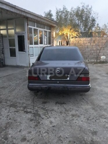 Mercedes E 230 1992, 324,000 km - 2.3 l - Bakı