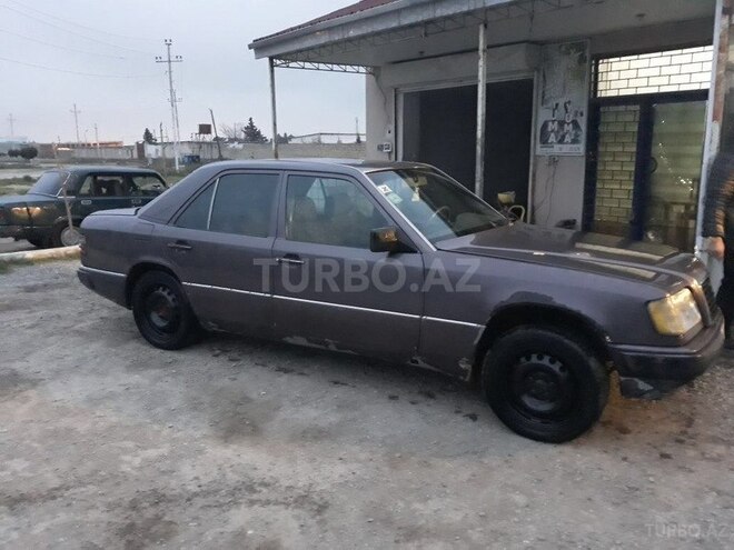 Mercedes E 230 1992, 324,000 km - 2.3 l - Bakı