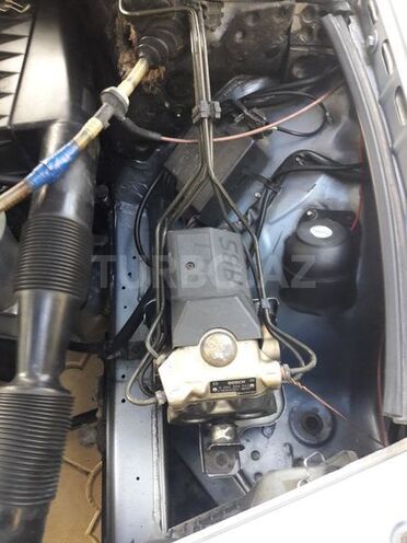 Mercedes E 200 1993, 242,000 km - 2.0 l - Biləsuvar