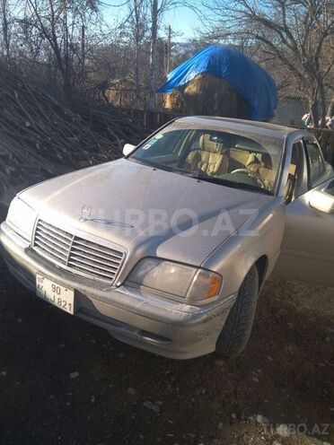 Mercedes C 230 1998, 256,000 km - 2.3 l - Qusar