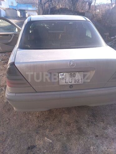 Mercedes C 230 1998, 256,000 km - 2.3 l - Qusar