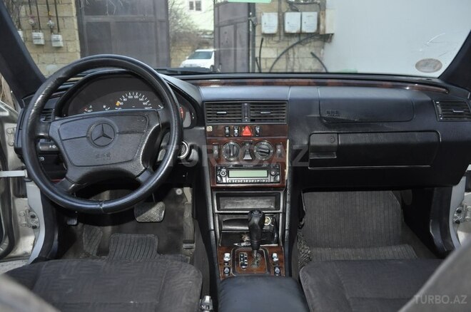 Mercedes C 220 1999, 300,000 km - 2.2 l - Bakı