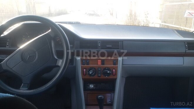 Mercedes E 220 1994, 441,249 km - 2.2 л - Bərdə