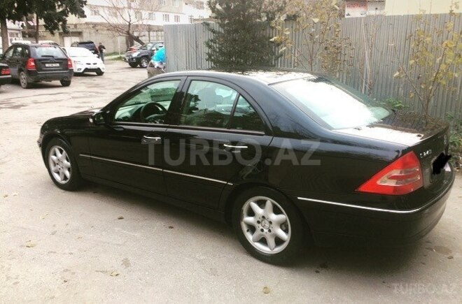 Mercedes C 240 2003, 257,000 km - 2.6 l - Bakı