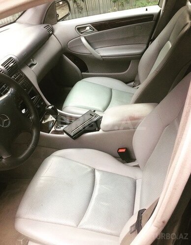 Mercedes C 240 2003, 257,000 km - 2.6 l - Bakı