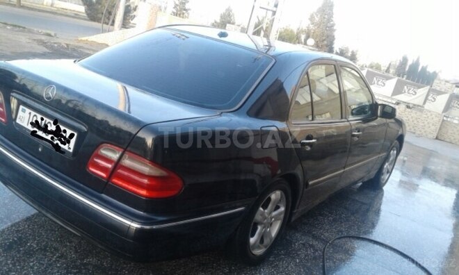 Mercedes E 240 2001, 231,949 km - 2.4 l - Gəncə